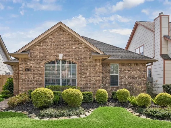 513 Brad Ct, Webster, TX 77598