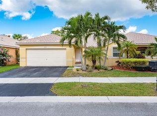 4268 Pine Ridge Ct, Fort Lauderdale, FL 33331