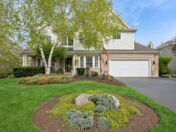 425 Inverness Dr, Gurnee, IL 60031
