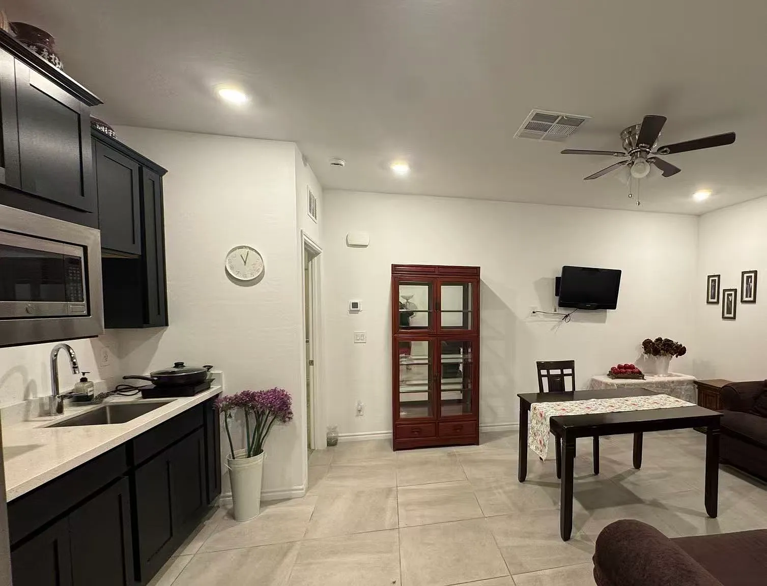 1 bed, 1000 sqft, $1,095 — Photo 1
