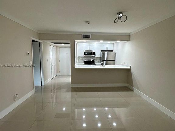 3rd image of 8160 Geneva Ct APT 203