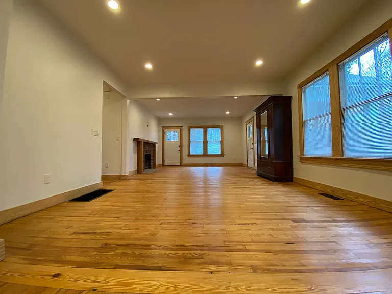 721 Windsor Pkwy NE — Photo 18