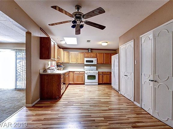 5th image of 308 Pinecliff Dr