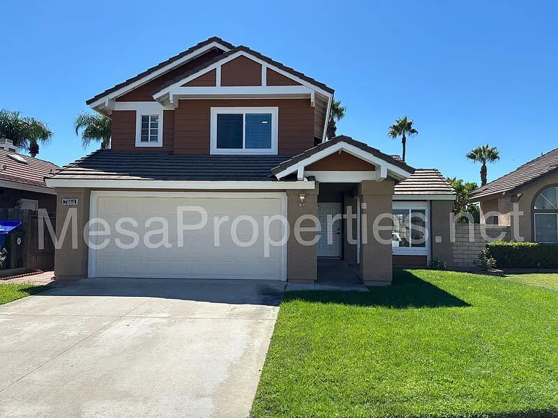 3 bed, 2.5 bath, 1322 sqft, $3,200 — Photo 2