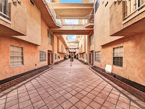 3rd image of 321 W Queen St APT 8