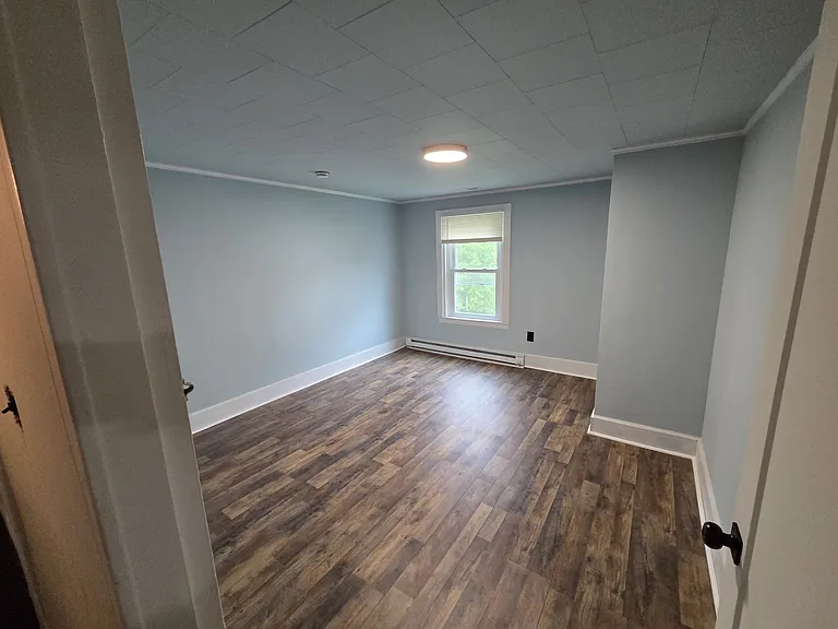 208 E Liberty St — Photo 12