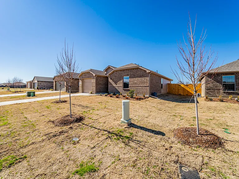 6406 Rienzi Dr — Photo 3