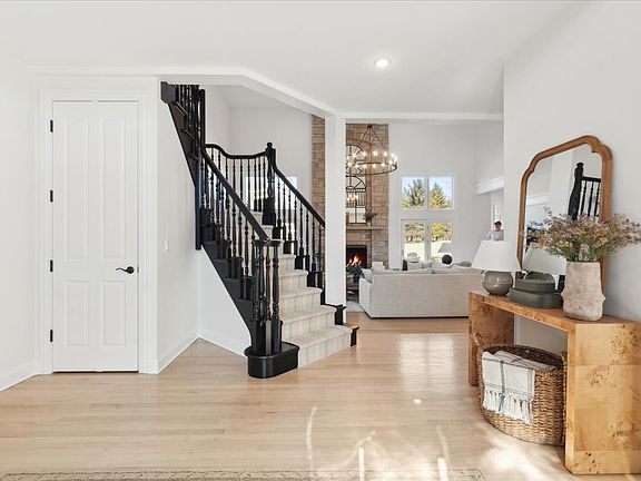 2nd image of 5660 Churchill Ln