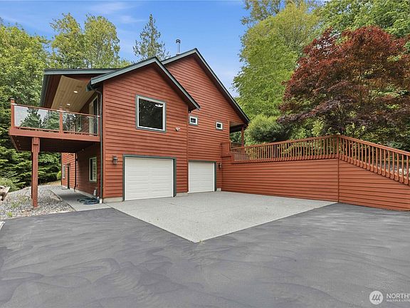 3rd image of 3145 Lakeshore Road