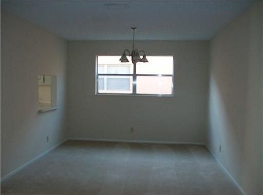 4th image of 411 Lake Evelyn Dr