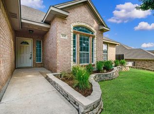 816 Ridgehill Ct, Burleson, TX 76028