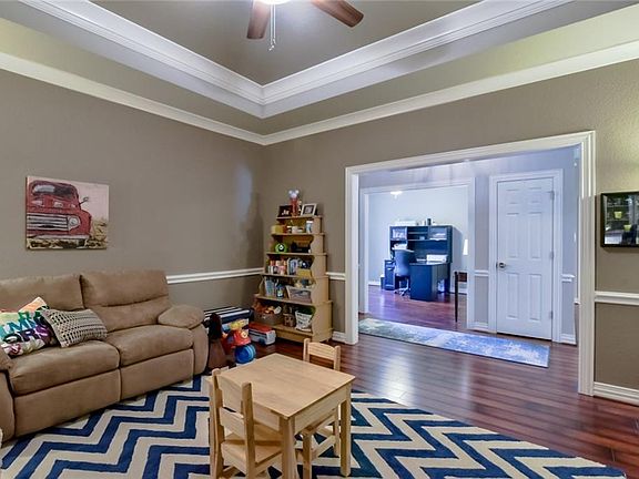 2nd image of 503 Biscayne Dr
