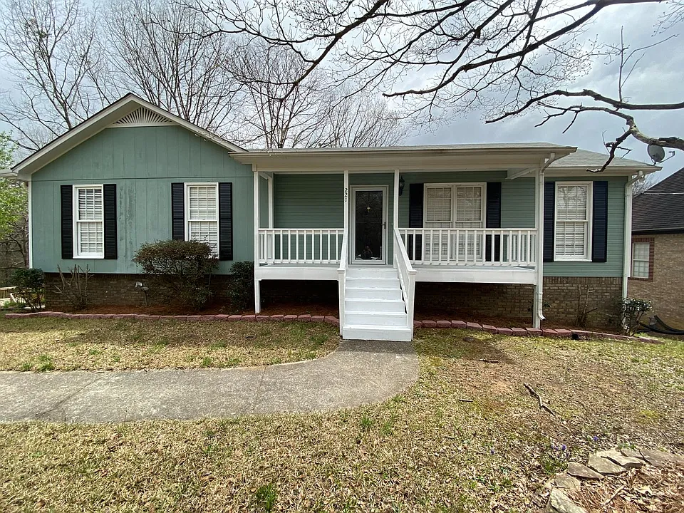 221 Ridgewood Dr