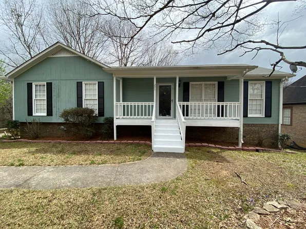 221 Ridgewood Dr, Trussville, AL 35173