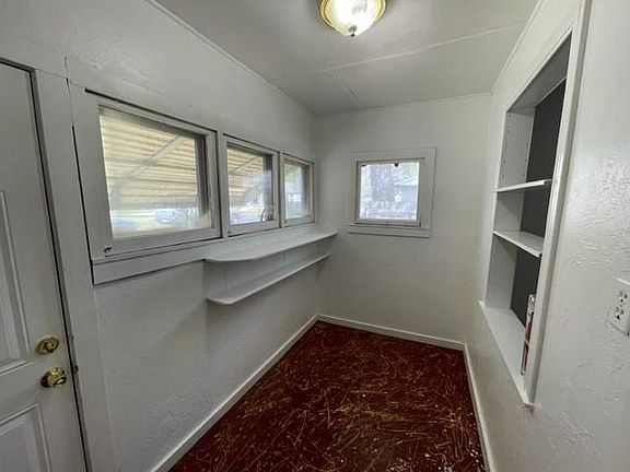 2nd image of 415 S Carter Ave