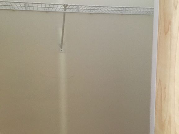 5th image of 912 Olive St