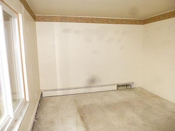 3rd image of 522 1st Ave