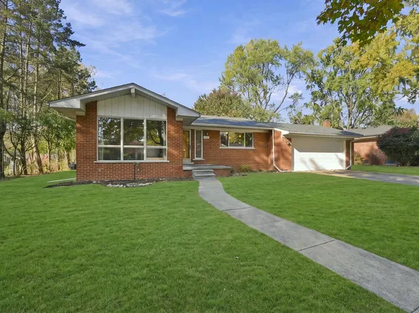 16421 Surrey St, Livonia, MI 48154