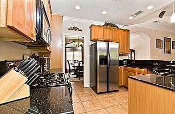 4th image of 300 Riverwood Dr