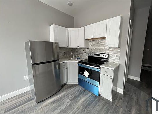 3rd image of 171 E Ontario St #1