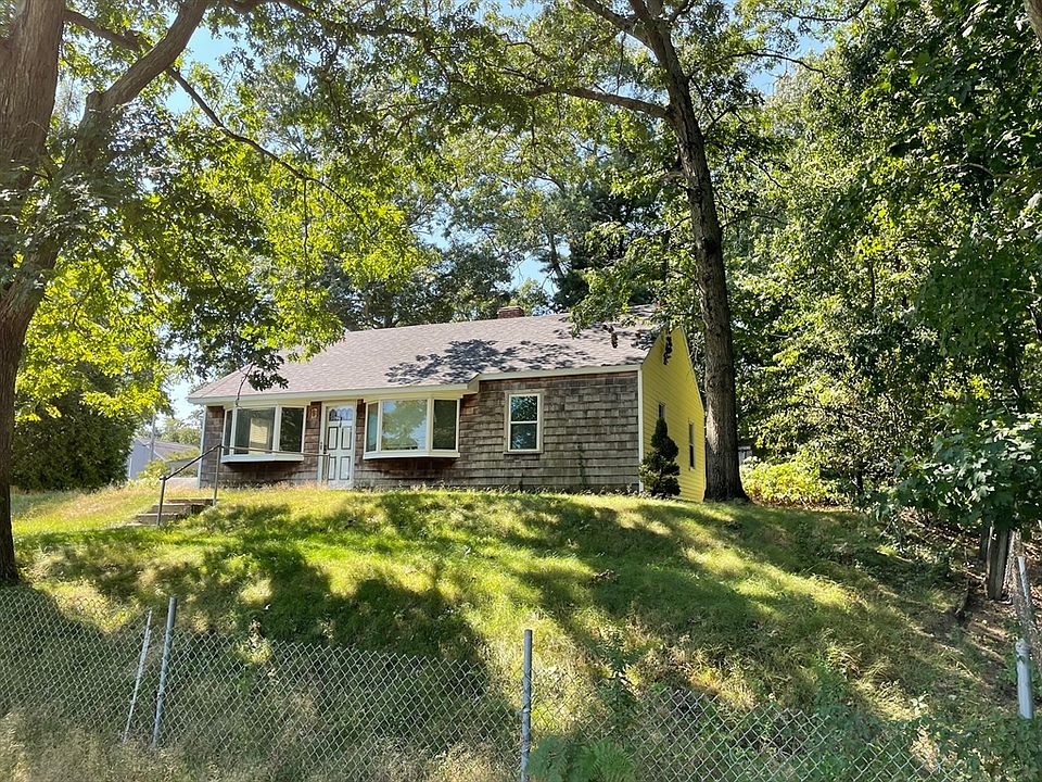 1st image of 38 Valley Dr