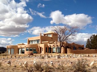 66 Dutch Rd, Santa Fe, NM 87508