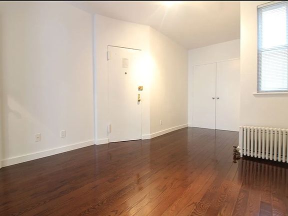 4th image of 232 E 77th St APT 17