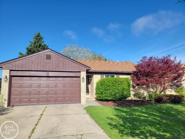45897 Hollowoode Ln, Macomb, MI 48044