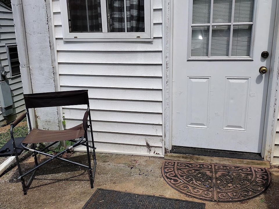 1st image of 2416 Waverly St