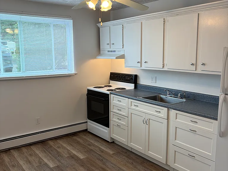 104 W Pulteney St #105 — Photo 1