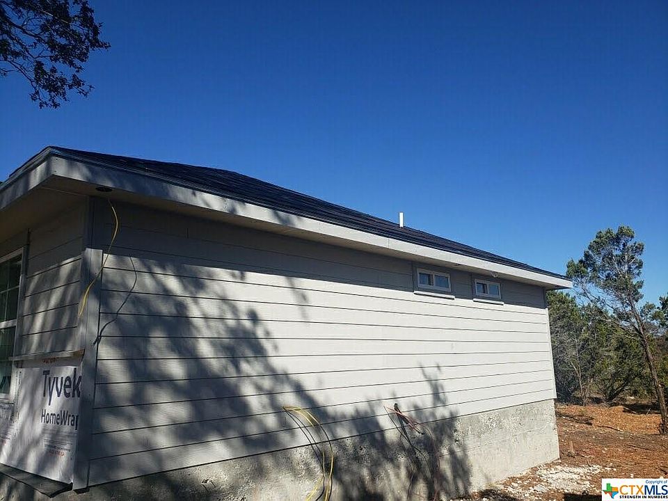 2nd image of 1441 Mountain View Dr