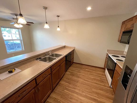 3rd image of 1020 Bluemont Ave APT 103