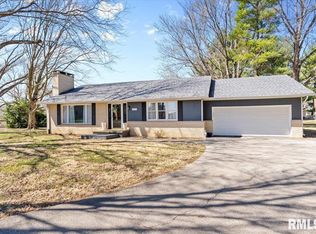 117 Agawam Ln, Petersburg, IL 62675