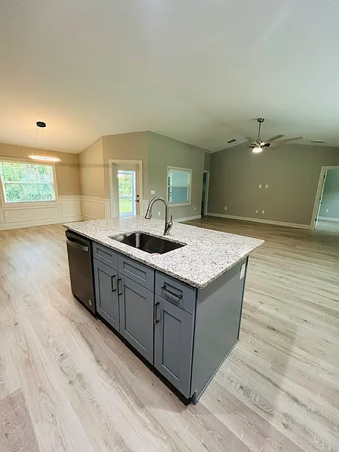 3 bed, 1693 sqft, $2,080 — Photo 3