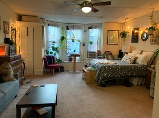 231 S 44th St #2FR, Philadelphia, PA 19104