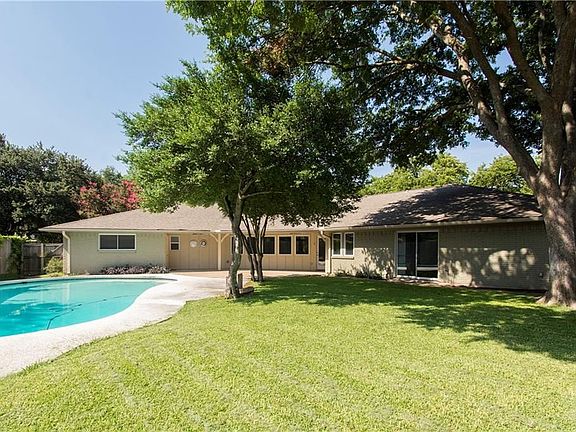 2nd image of 6847 Hillwood Ln