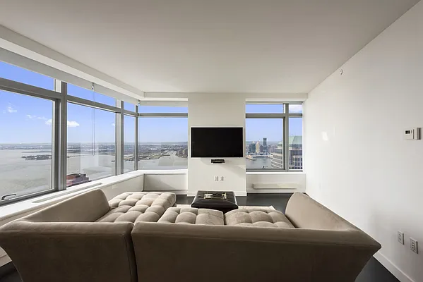 Rented by Compass | media 16