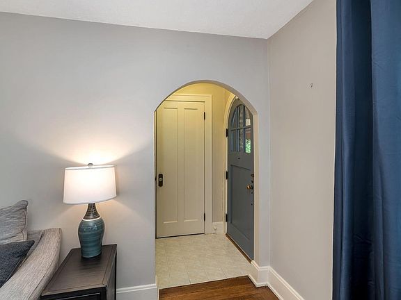 2nd image of 1232 Paxton Ave