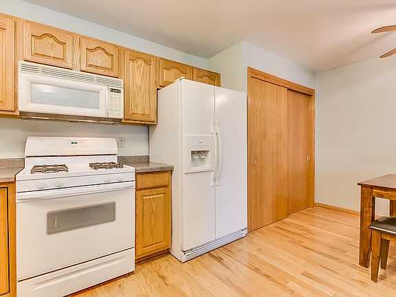 5th image of 1254 Village Centre Dr Unit 1