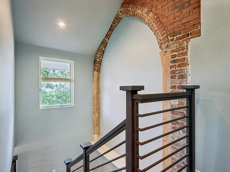 225 N Lincoln St #6 — Photo 9