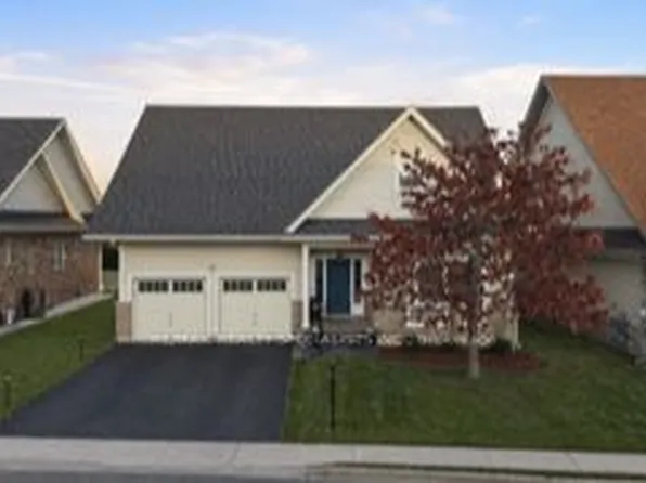 200 Kingfisher Dr #144, Mono, ON L9W 0B3