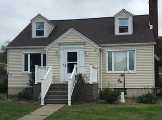 521 N 6th St, Youngwood, PA 15697