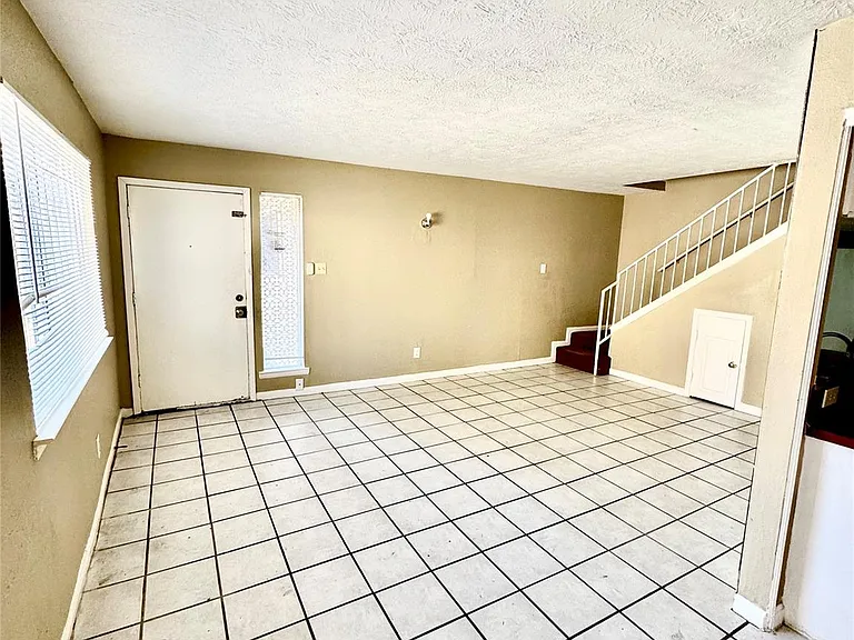 5668 Birchmont Dr #2 — Photo 3