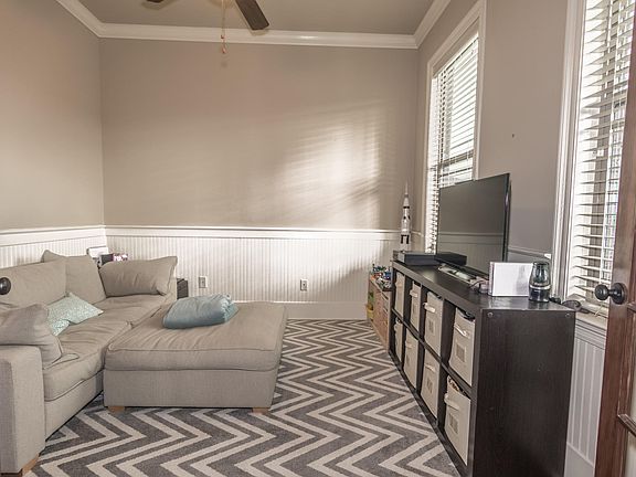 5th image of 602 Shady Oaks Ln