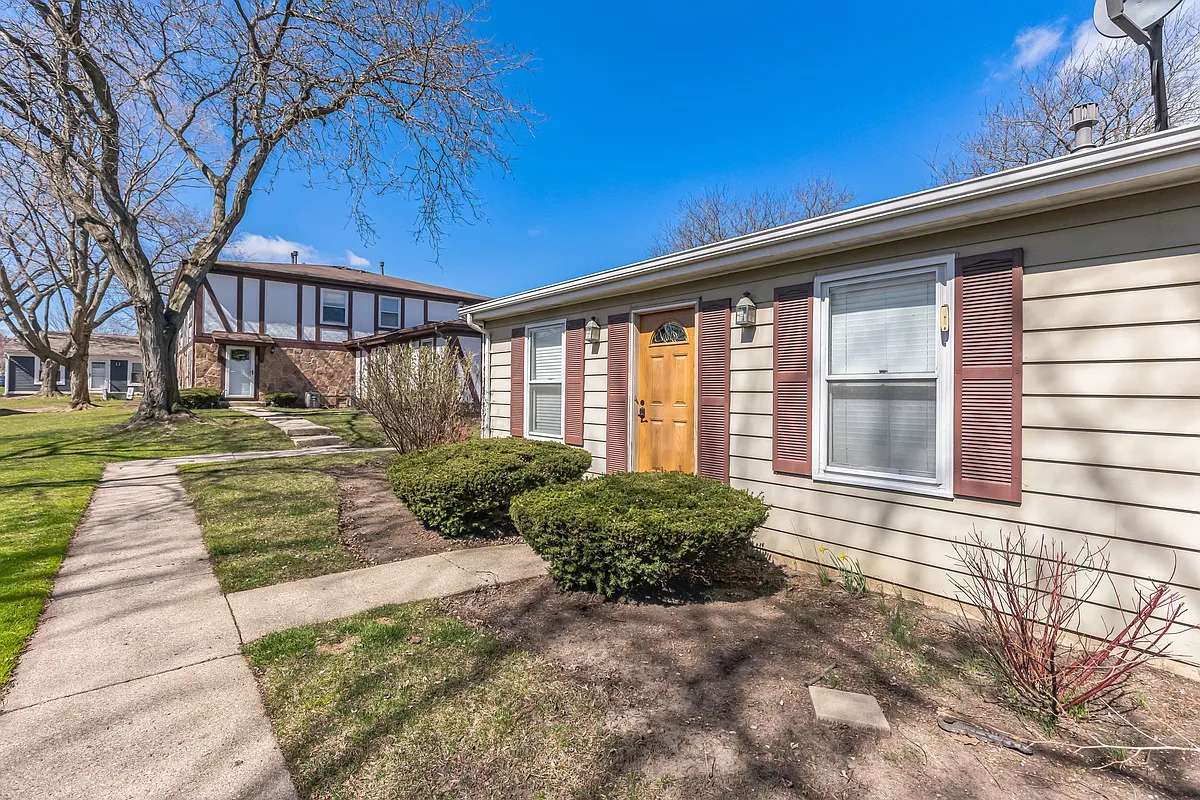 Building Photo - 307 Farmington Ln