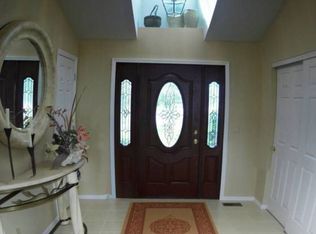 16046 Forest Valley Dr, Ballwin, MO 63021