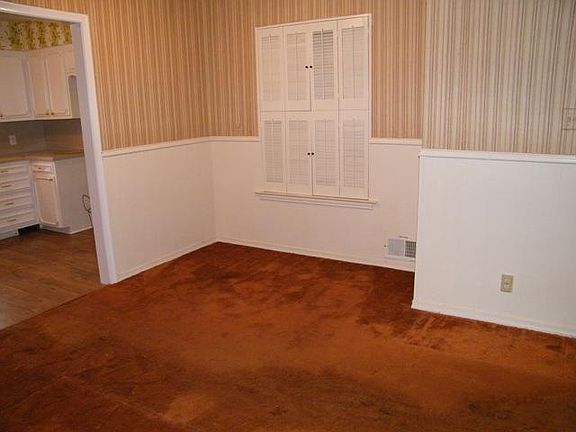 4th image of 913 Teakwood Dr