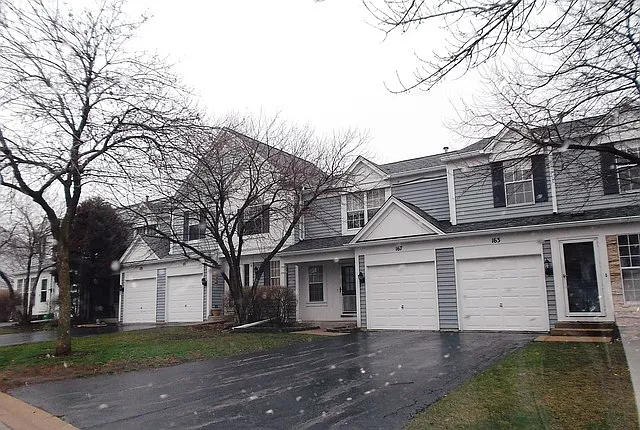 167 Half Moon Cir photo 1