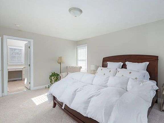 4th image of 5333 Stanwood Way