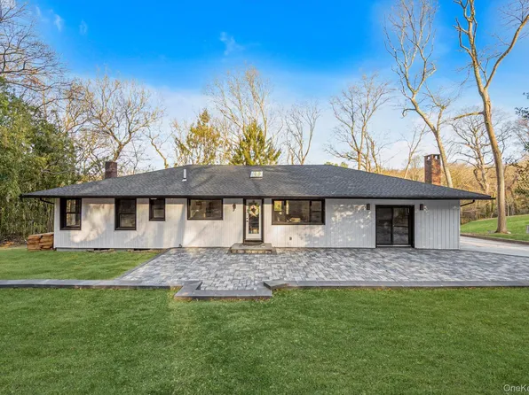 17 Woodbury Road, Woodbury, NY 11797